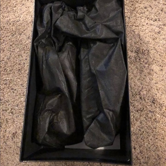 Size 9 Men’s Leather Dress Shoes - Picture 4 of 4